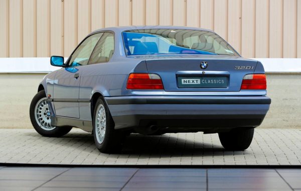 BMW 320iA Coupe